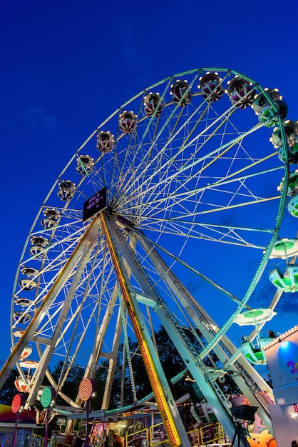 Riesenrad im Vergnügungspark in Lausanne, Schweiz