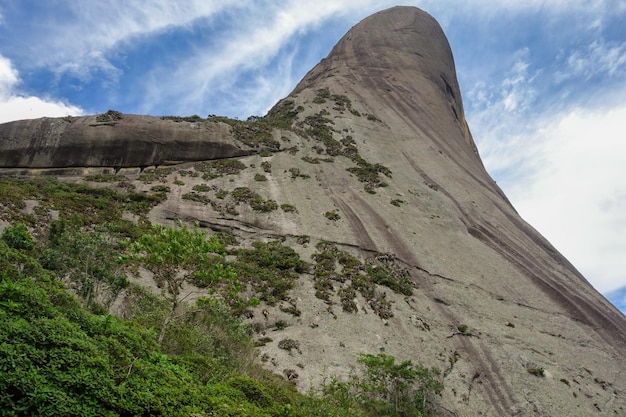 riesige Pedra Azul-Felsformation im Bundesstaat Domingos Martins Espirito Santo, Brasilien