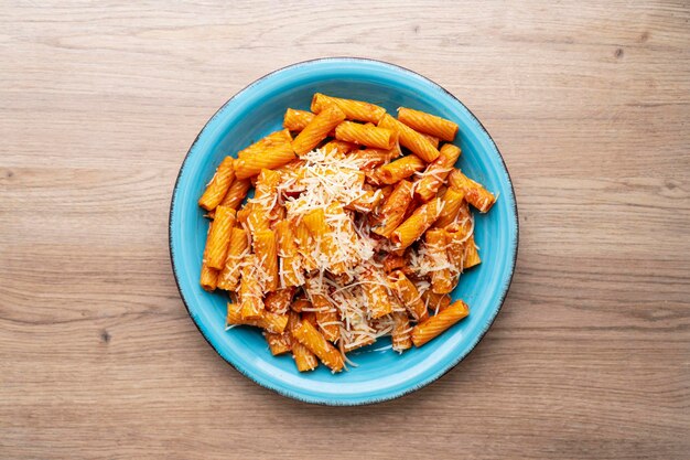 Rigatoni com sabor a carne pasta de cozinha italiana molho de carne