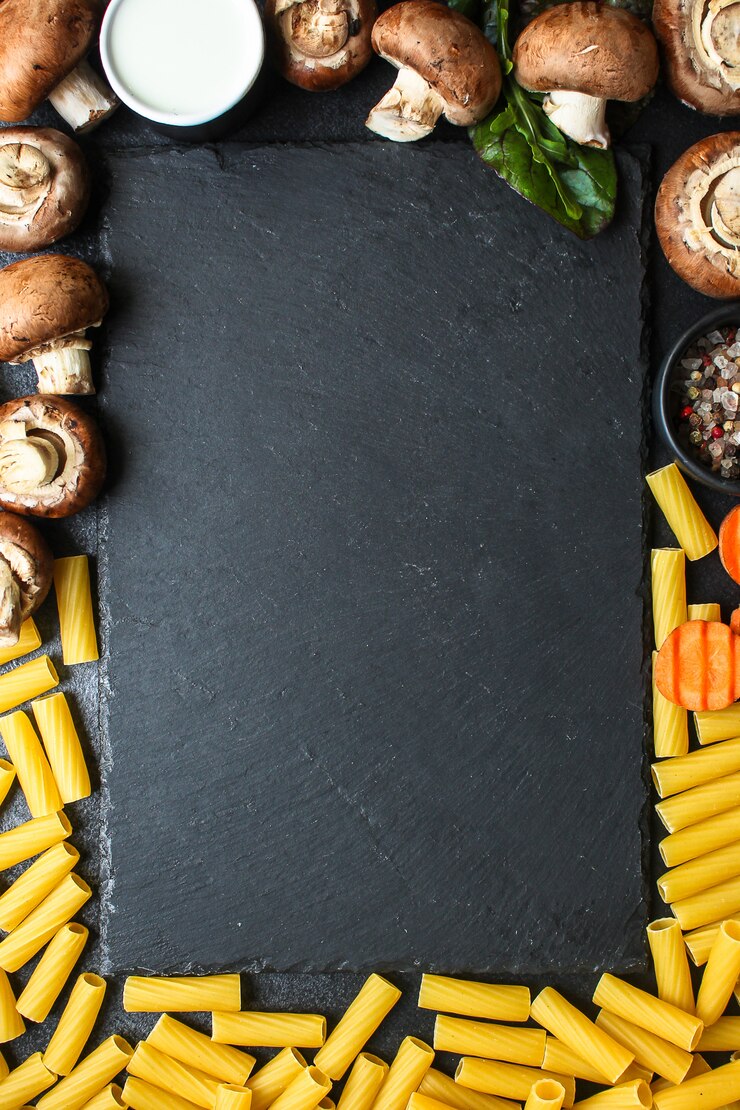 Foto rigatoni de macarrão e ingredientes para o molho