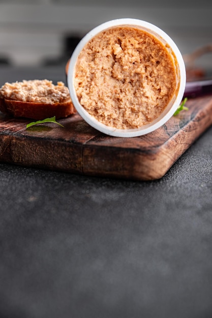 rillettes peixe salmão sanduíche smorrebrod frutos do mar aperitivo comida refeição comida lanche na mesa