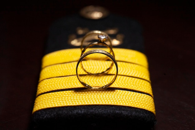 Foto ring-aufnahmen für eine marine-hochzeit