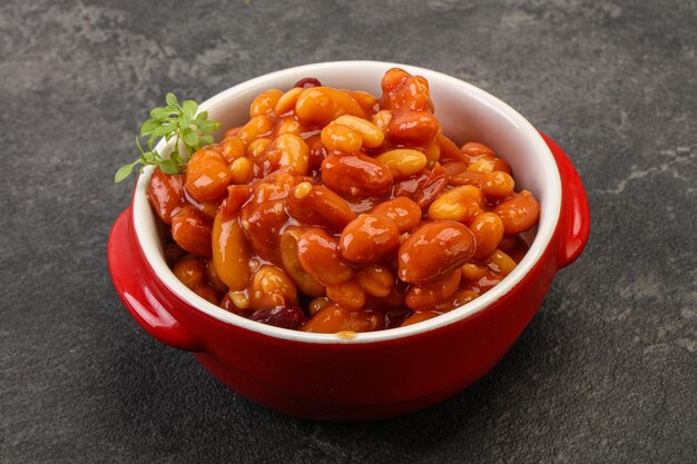 Riñones al horno en salsa de tomate