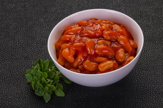 Riñones al horno con salsa de tomate