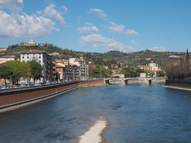 Río Adige en Verona