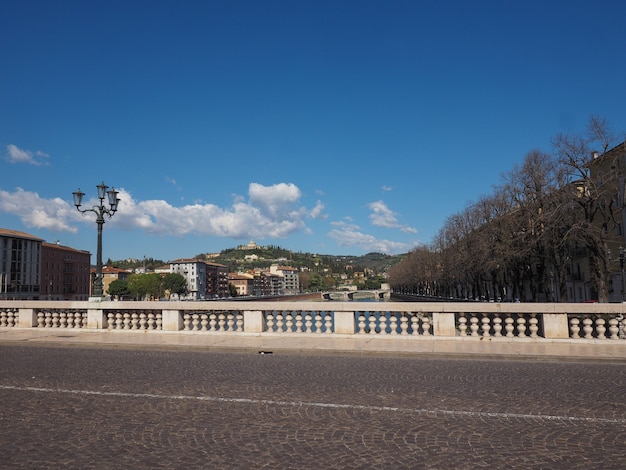 Río Adige en Verona