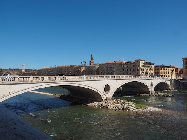 Río Adige en Verona