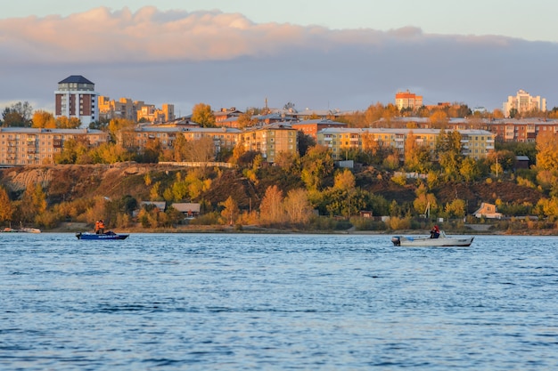 Río Angara en Irkutsk.