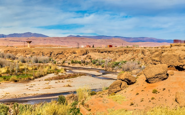 El río Asif M'Goun formando el Valle de las Rosas en Kalaat M'Gouna - Marruecos