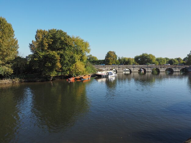 Rio Avon em Stratford upon Avon