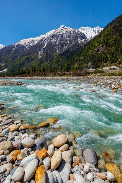 Río Baspa en Himalaya