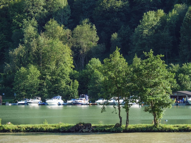 Foto el río danubio en austria.