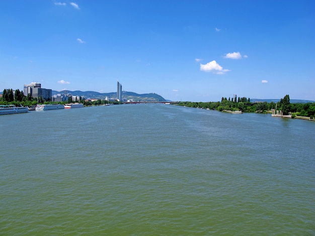 Río Danubio en Viena, Austria