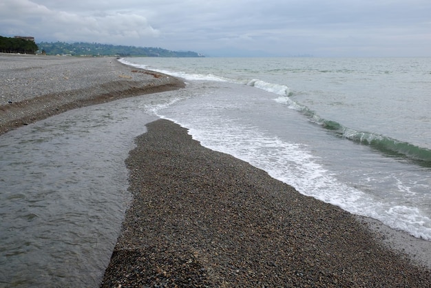 El río desemboca en un mar Negro en Georgia