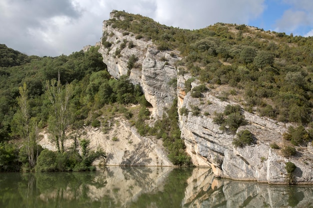 Río Ebro en Sobron, Burgos, España