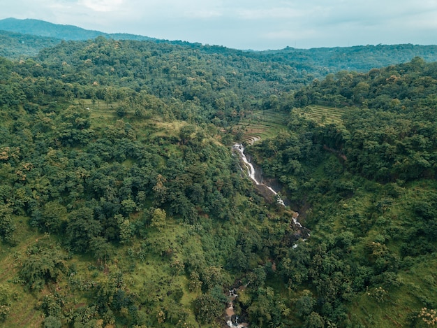 Rio escondido de cima