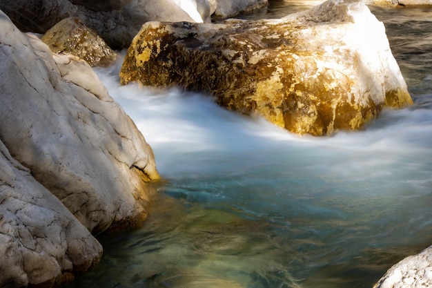 Un río de montaña.