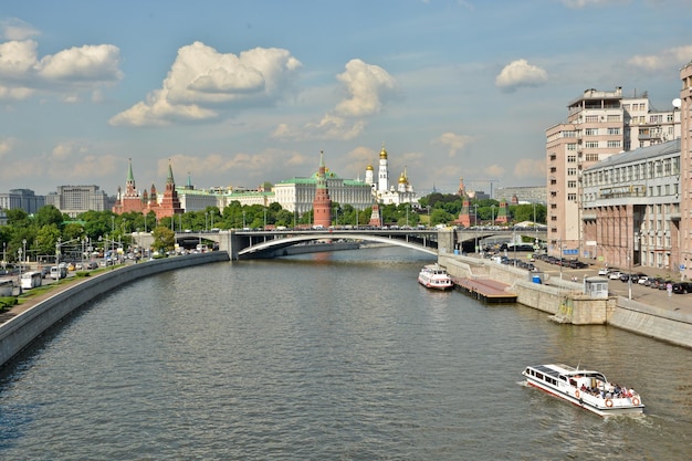 Río Moscú y Kremlin de Moscú