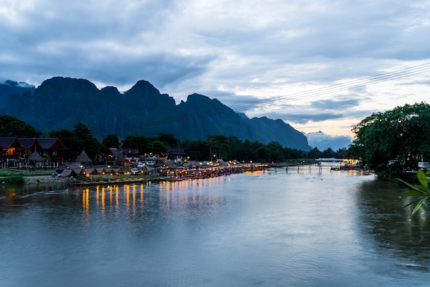 Río Nam Song en Vang Vieng, Laos