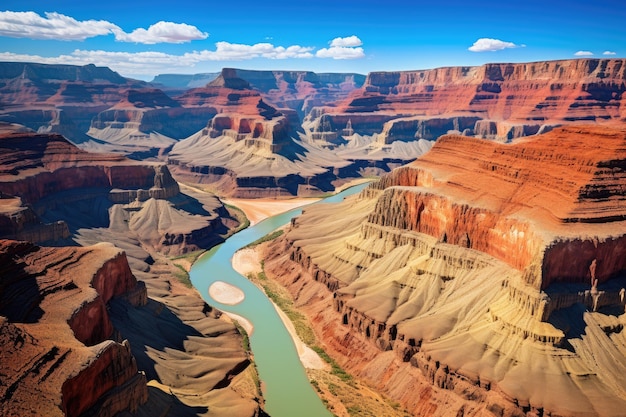 Un río que atraviesa un cañón