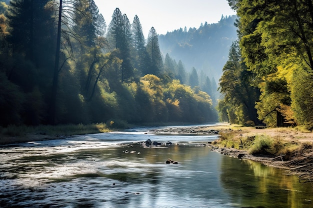 Rio que flui através de uma área montanhosa