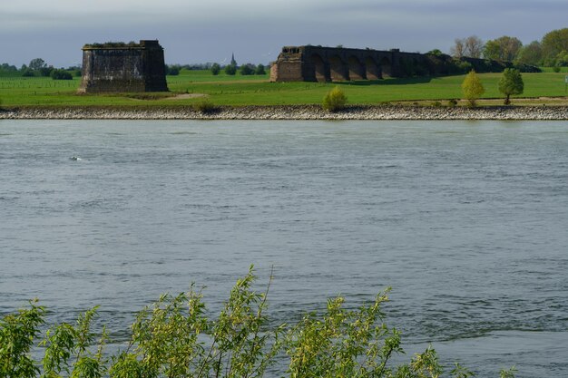 Foto el río rin cerca de wesel en alemania