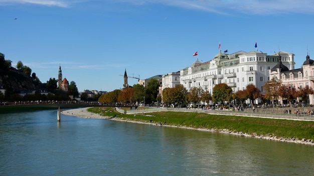 Foto el río salzach en salzburgo