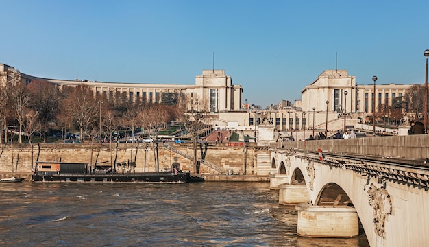 Rio Sena em Paris, França. Arquitetura e marcos de Paris.