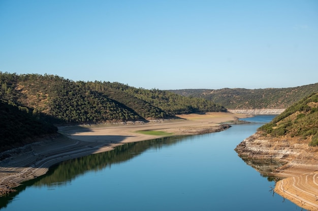 El río Tajo a su paso por el Parque Nacional de Monfragüe en Extremadura España