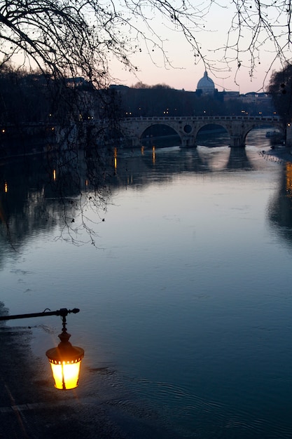 Rio tiber en roma, italia