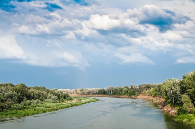 Río Ural antes de la tormenta