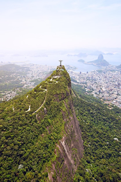 Rios berühmtestes Denkmal Christus der Erlöser Luftbild von Rio De Janeiro Brasilien