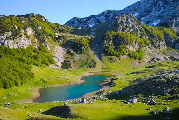 Rios e lagos cênicos em montenegro