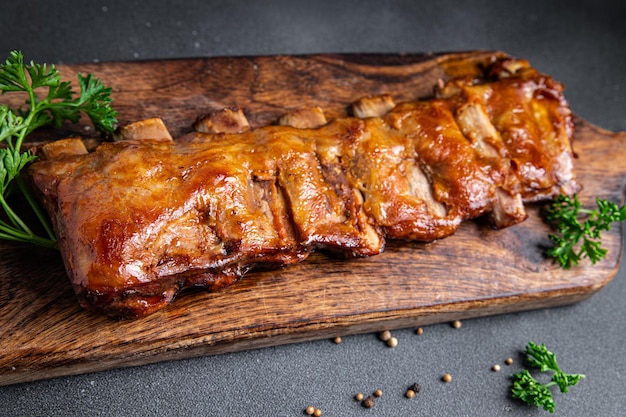 rippen grill schweinefleisch grillrippe frittierte mahlzeit essen snack auf dem tisch kopierraum lebensmittelhintergrund