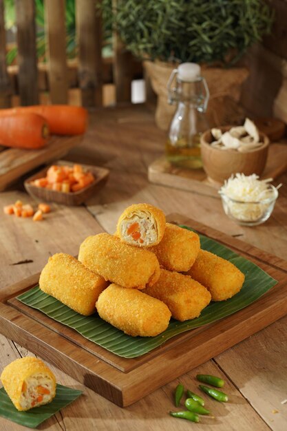 Foto risoles con relleno de ragú