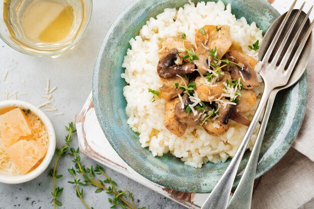 Risoto com frango e cogumelos