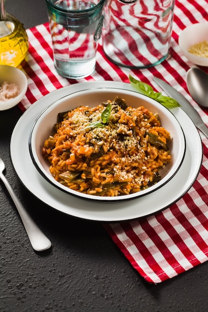 Risoto italiano com molho de tomate