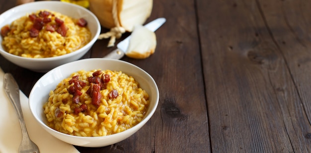 Risotto con calabaza y tocino de cerca