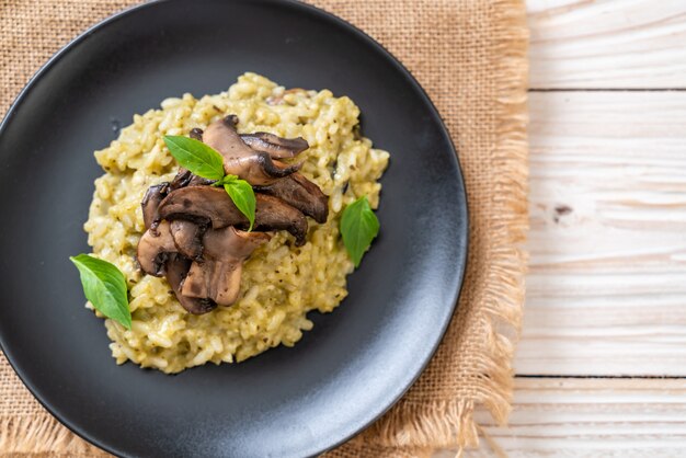 Risotto de Champiñones con Pesto y Queso