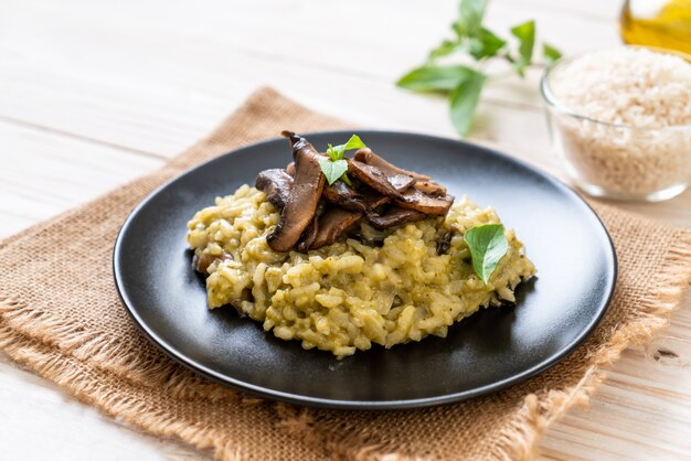 Risotto de Champiñones con Pesto y Queso