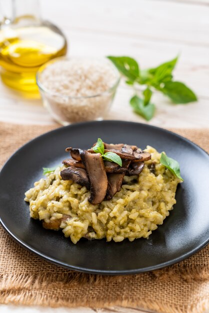 Risotto de Champiñones con Pesto y Queso