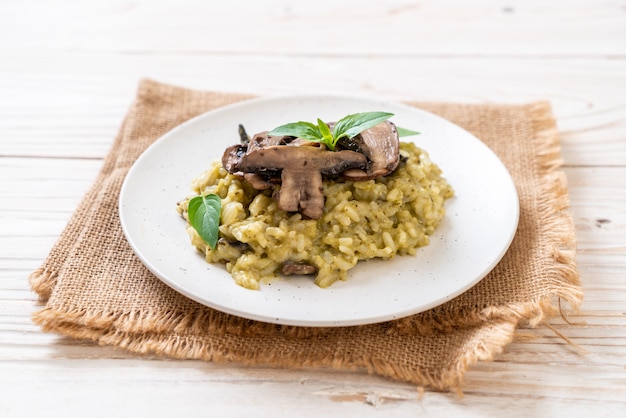 Risotto de Champiñones con Pesto y Queso