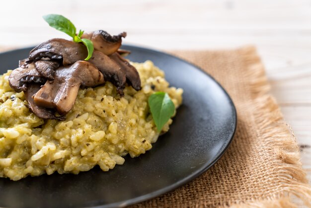 Risotto de Champiñones con Pesto y Queso