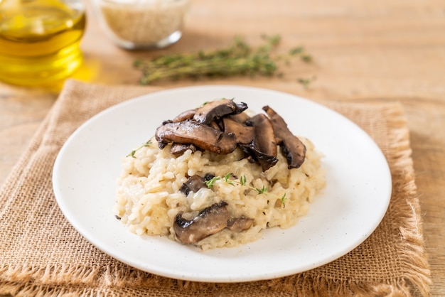 Risotto con champiñones y queso