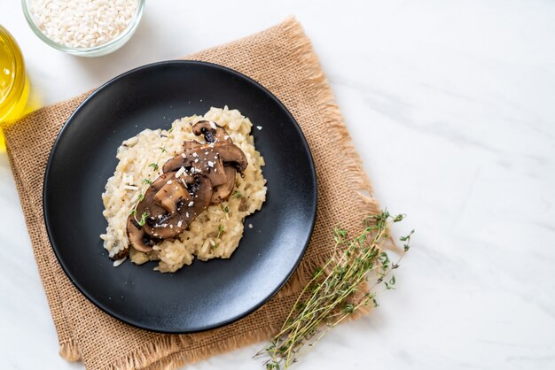 Risotto con champiñones y queso