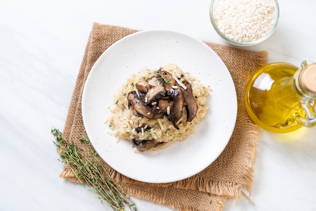 Risotto con champiñones y queso