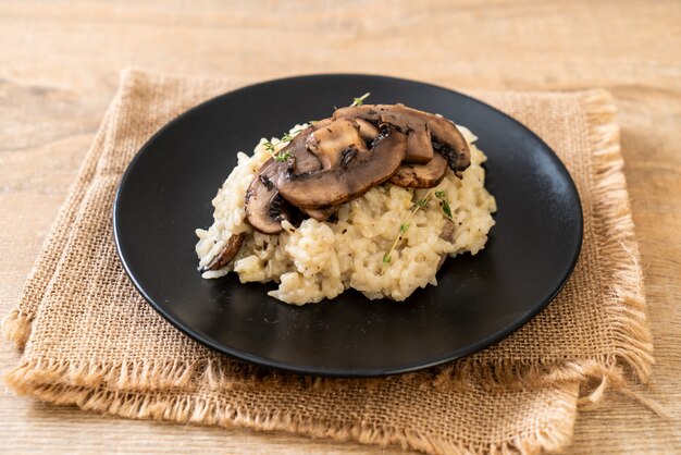 Risotto con champiñones y queso