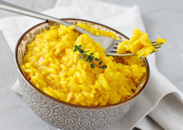 Risotto con cúrcuma o arroz con cúrcuma fresca