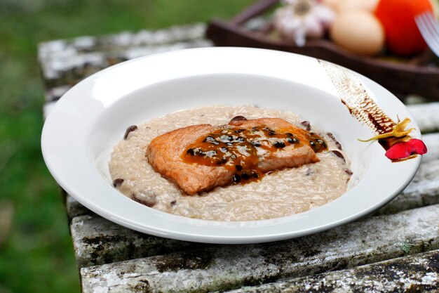 Risotto con filete de salmón