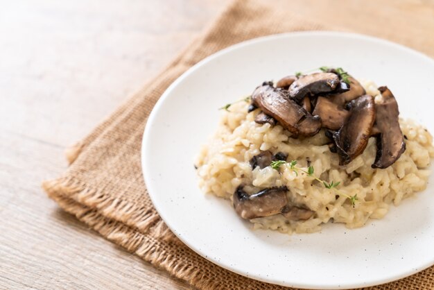 Risotto mit Pilzen und Käse